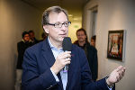 Kulturlandesrat Christian Buchmann eröffnete die Framed-Ausstellung.